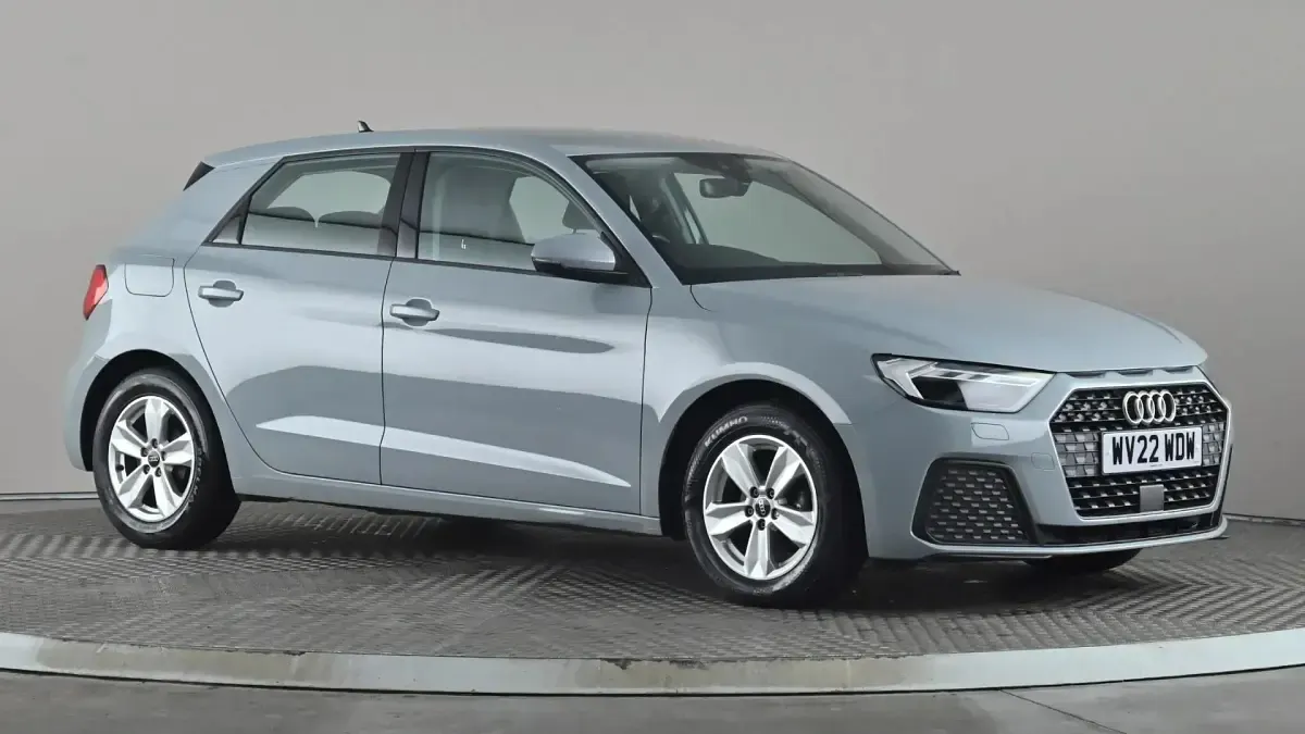 Begagnad Audi A1 Premium 95 HK (69 kW) 2022 Grå SUV