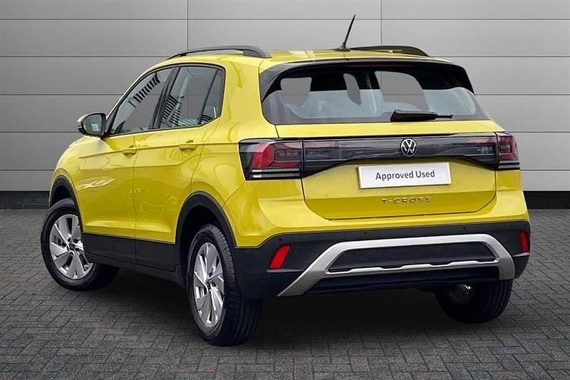 Used VW T-Cross Life 115 HP (84 kW) 2025 Yellow SUV