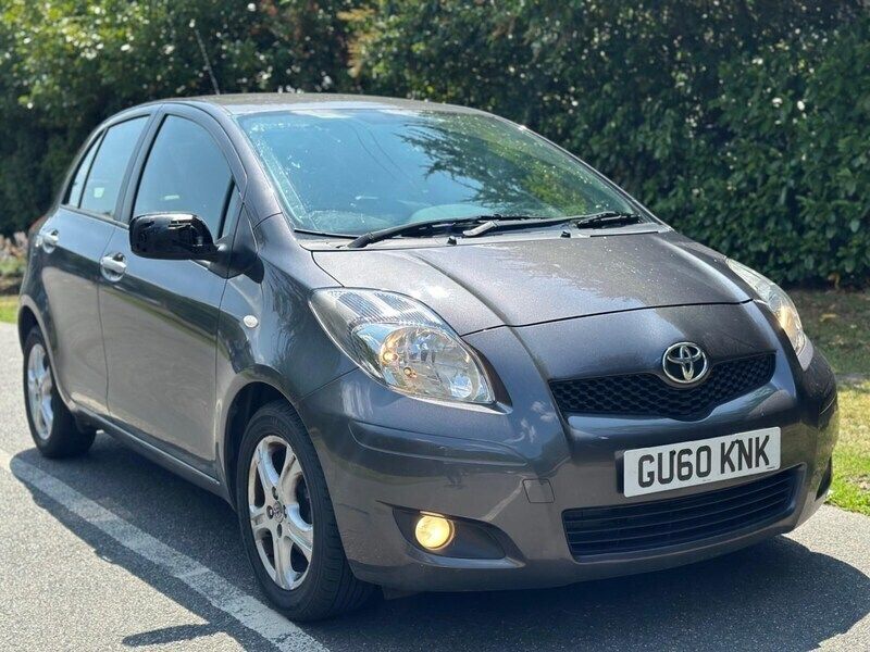 Grey Used 2010 Toyota Yaris Hatchback | £3,490 (Fair price) - Image 1/4