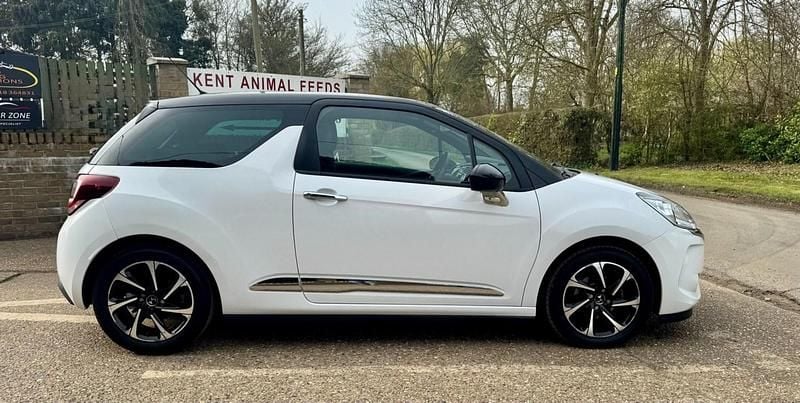 Used DS Automobiles DS3 Elegance 82 HP (60 kW) 2017 White (a) Hatchback