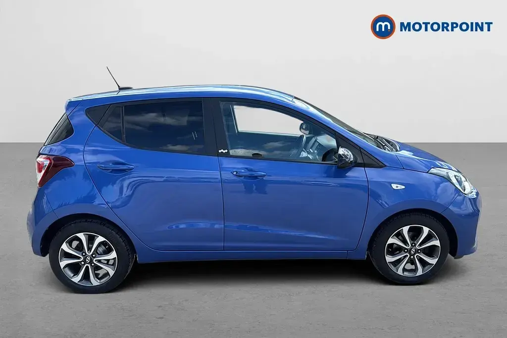 Used Hyundai i10 67 HP (49 kW) 2020 Blue Hatchback