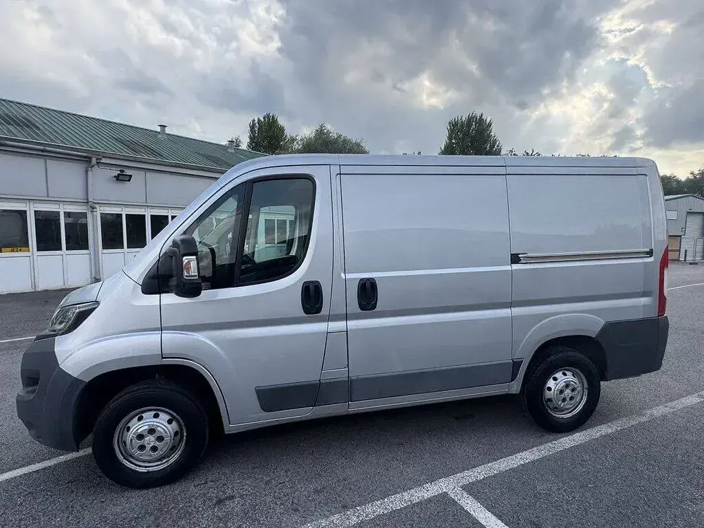 Used Peugeot Boxer 110 HP (80 kW) 2017 Silver Van