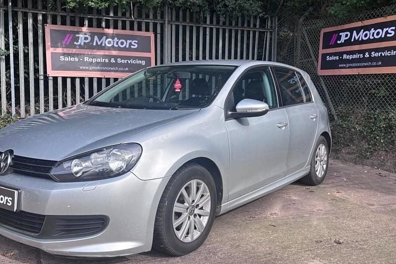 Silver Used 2011 VW Golf VI Hatchback | £3,000 (Fair price) - Image 1/1
