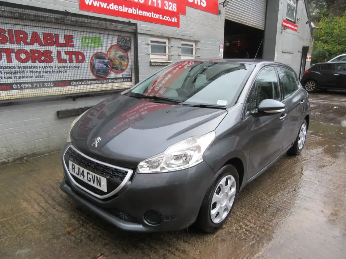 Used Peugeot 208 Access 82 HP (60 kW) 2014 Grey Hatchback