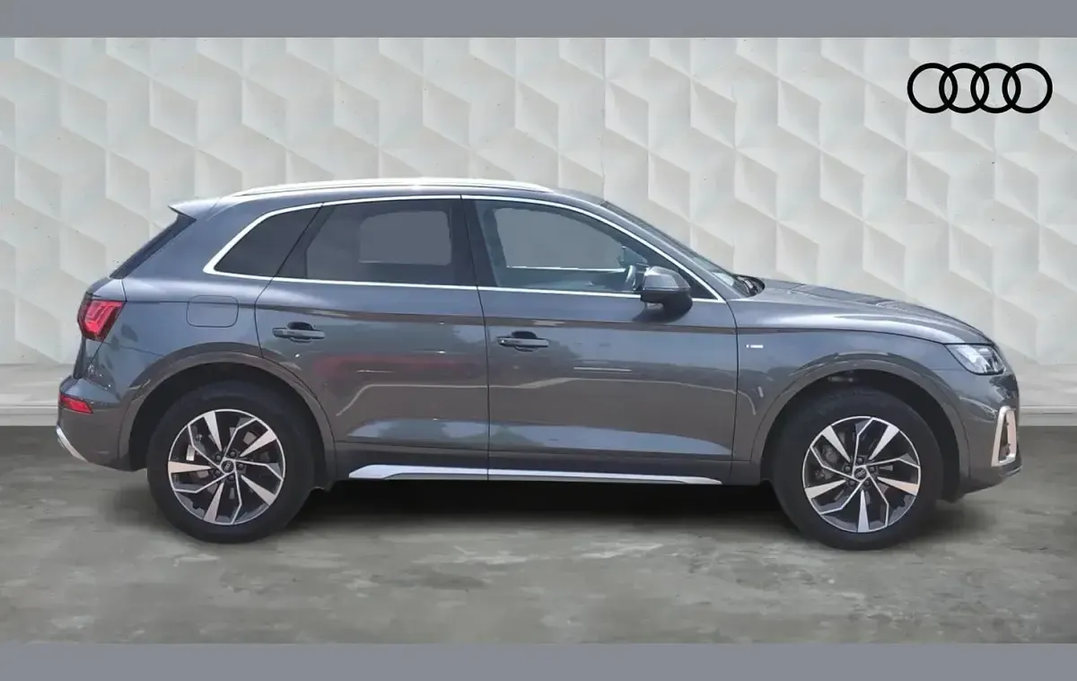 Used Audi Q5 S-Line 261 HP (191 kW) 2023 Grey SUV