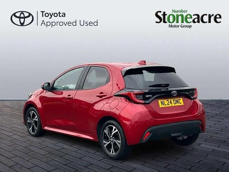 Used Toyota Yaris Hybrid Design 116 HP (85 kW) 2024 Red Hatchback