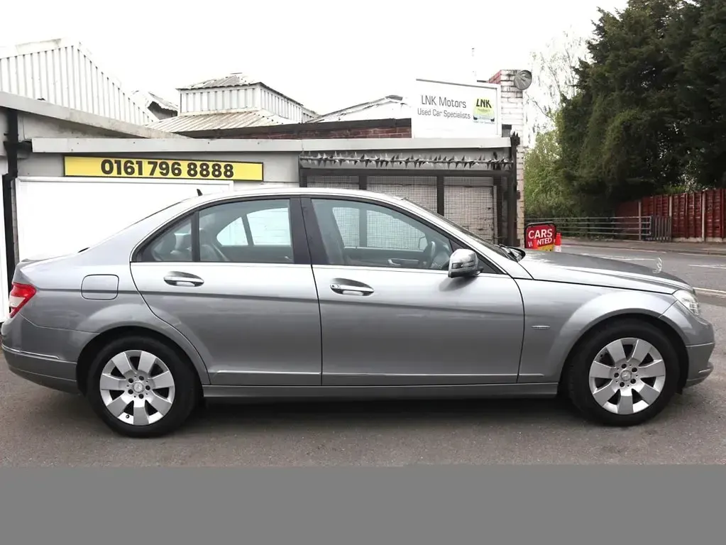 Used Mercedes C220 Elegance 170 HP (125 kW) 2009 Silver Sedan