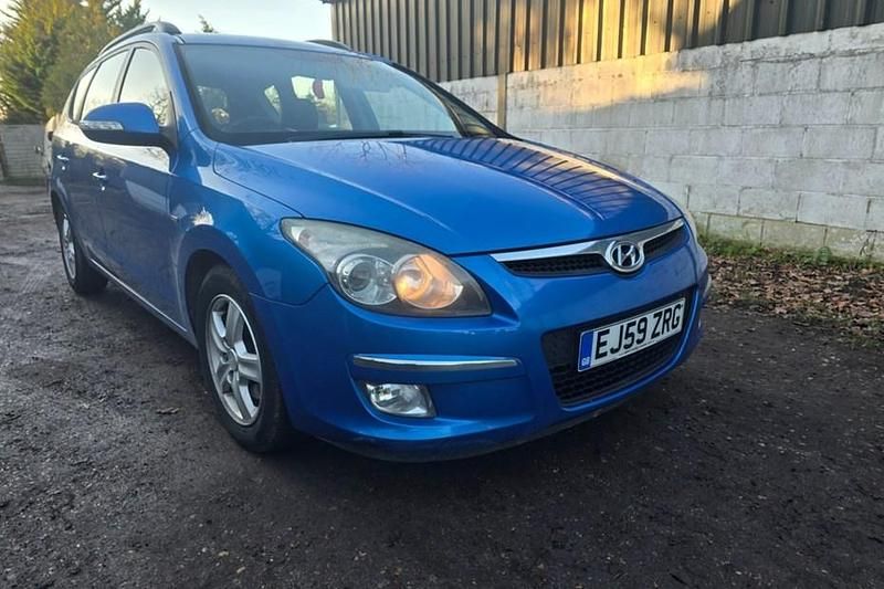 Blue Used 2009 Hyundai i30 Style Estate | £598 (Fair price) - Image 1/1