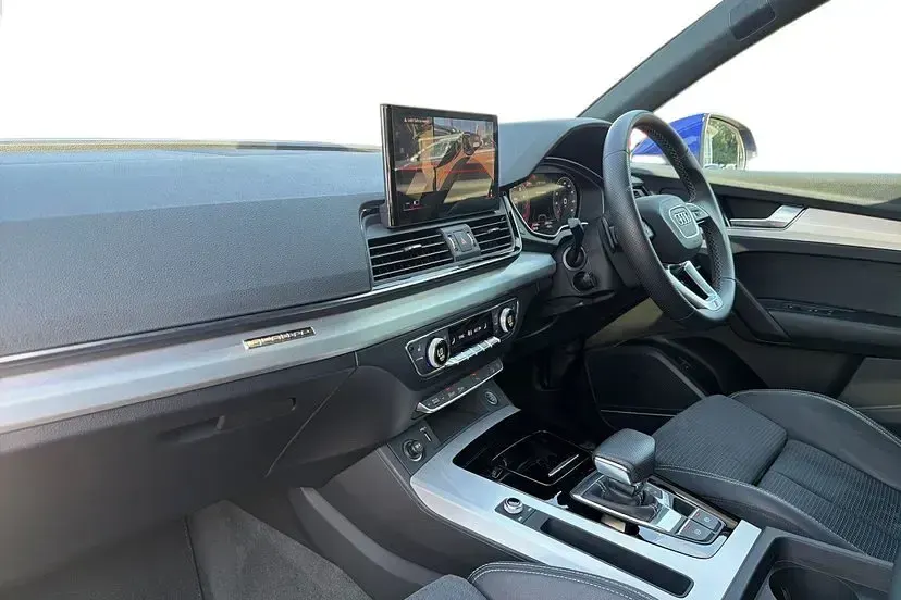 Used Audi Q5 S-Line 261 HP (191 kW) 2023 Ultra blue SUV