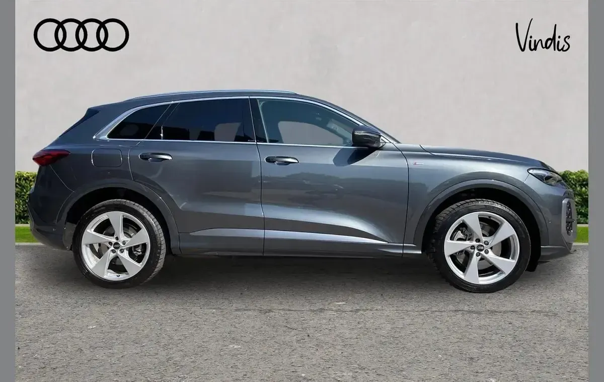 Used Audi Q5 S-Line 204 HP (150 kW) 2025 Grey SUV