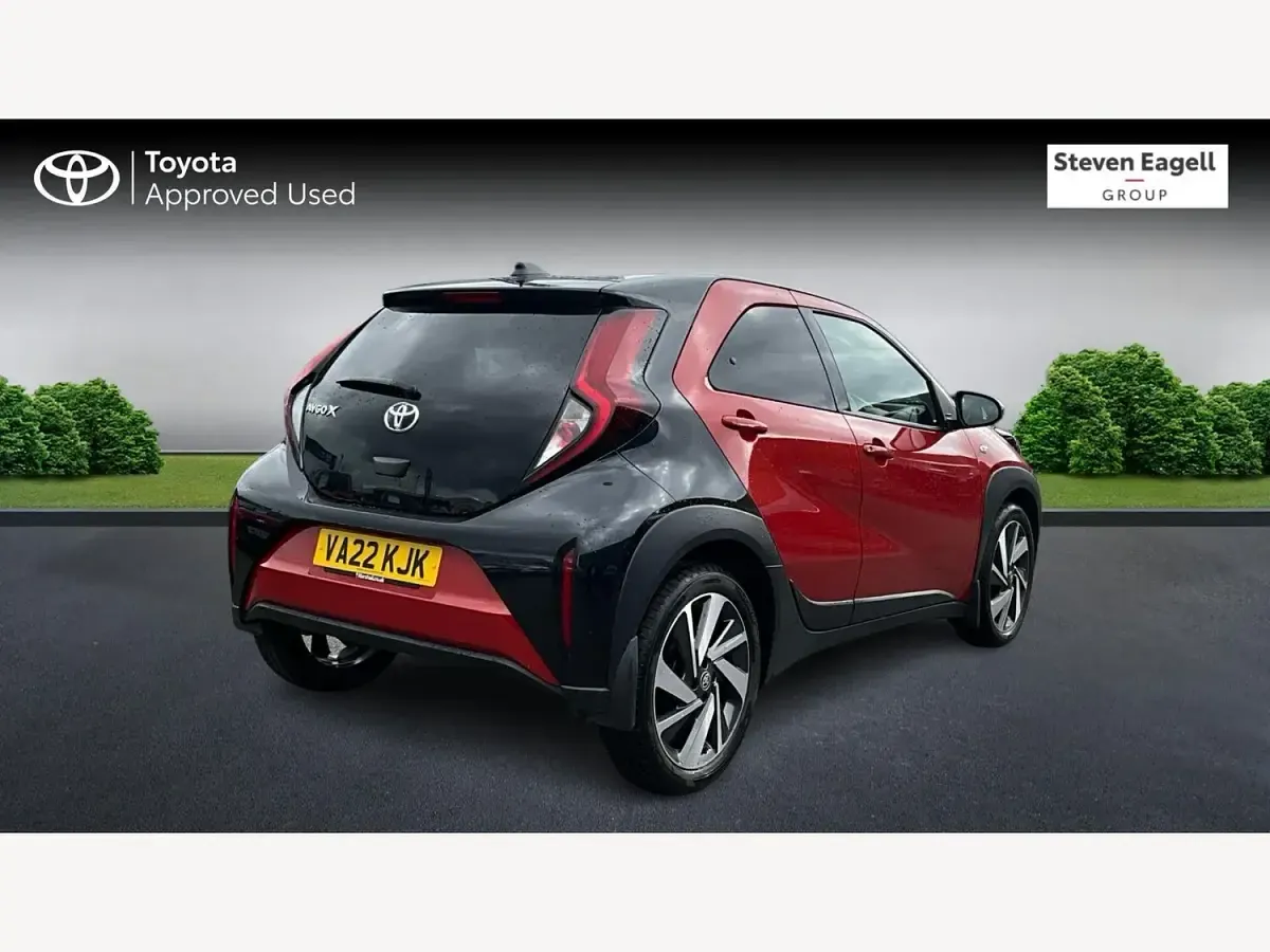 Used Toyota Aygo X 72 HP (52 kW) 2022 Red SUV