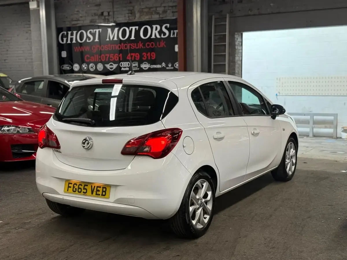 Used Vauxhall Corsa Excite 70 HP (51 kW) 2015 White Hatchback