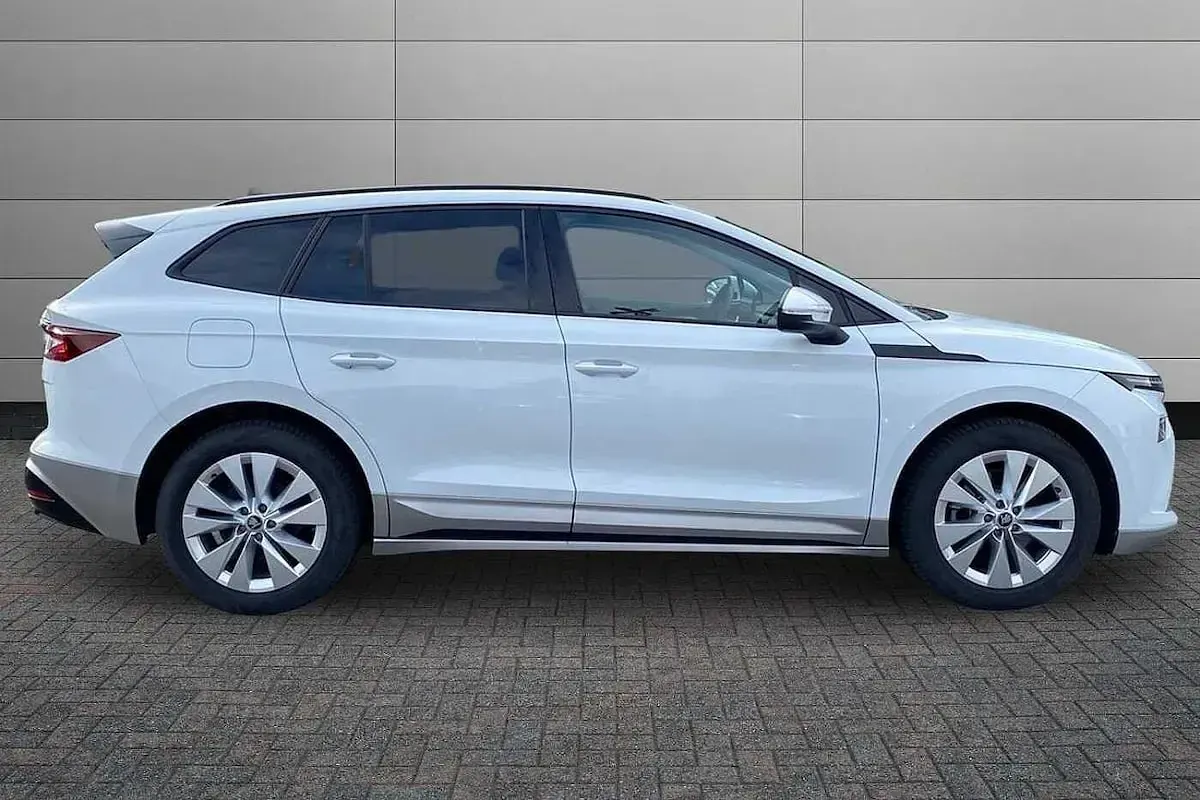 Used Skoda Enyaq iV SE L 150 kW (204 HP) 2025 White SUV