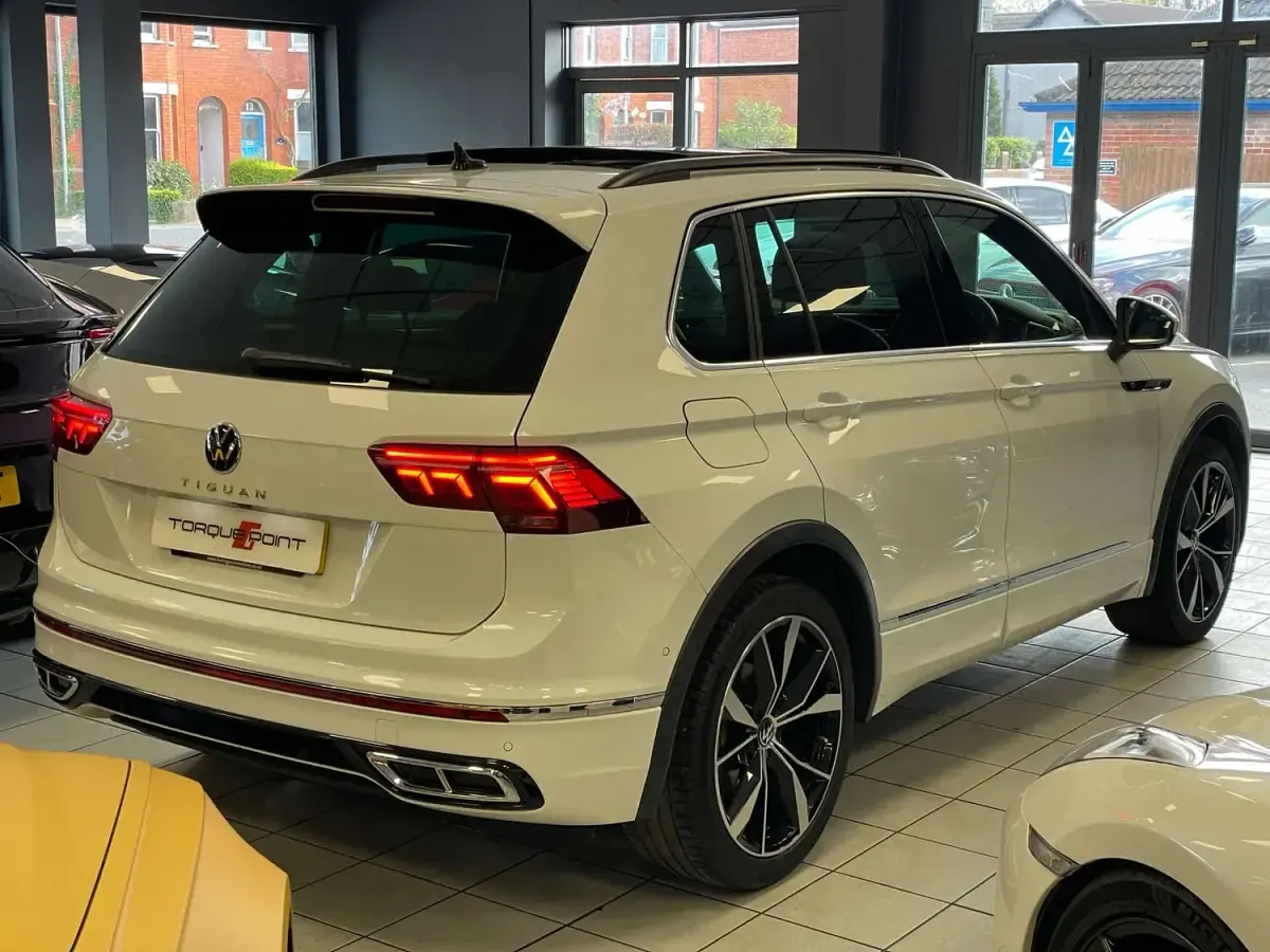 Used VW Tiguan R-line 150 HP (110 kW) 2022 White SUV