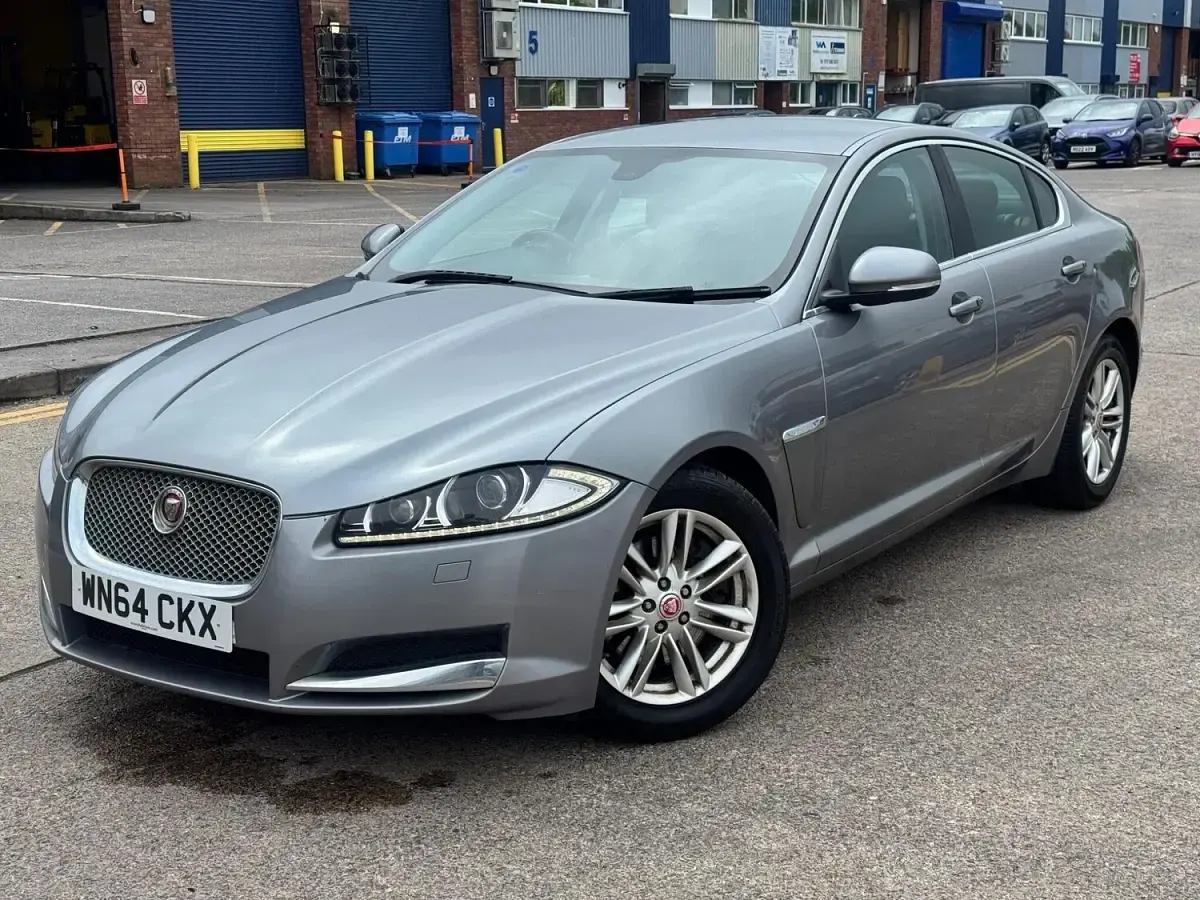 Käytetty Jaguar XF Premium Luxury 2014 Harmaa Sedan