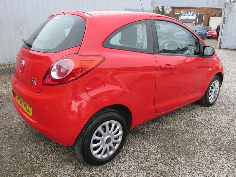 Used Ford Ka 69 HP (50 kW) 2013 Red Hatchback