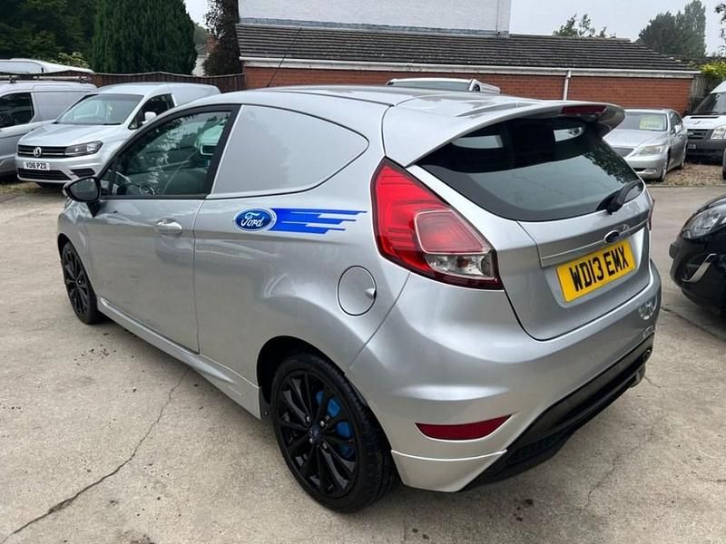 Used Ford Fiesta Sport 94 HP (69 kW) 2013 Silver Hatchback