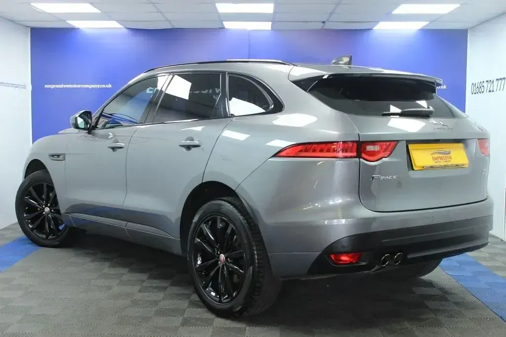 Used Jaguar F-Pace Chequered Flag 180 HP (132 kW) 2019 Grey SUV