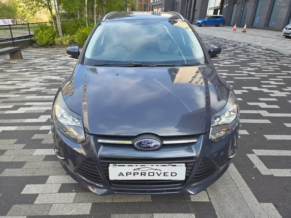 Used Ford Focus Zetec 136 HP (100 kW) 2012 Grey Estate