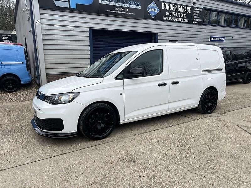 Used VW Caddy Maxi Sport 102 HP (75 kW) 2022 White MPV