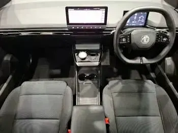 Used MG MG4 EV SE 149 kW (203 HP) 2023 White Hatchback