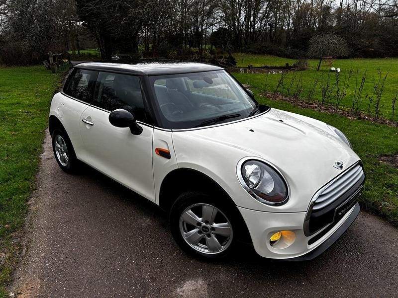 Used Mini Cooper Hatch 136 HP (100 kW) 2015 White Hatchback