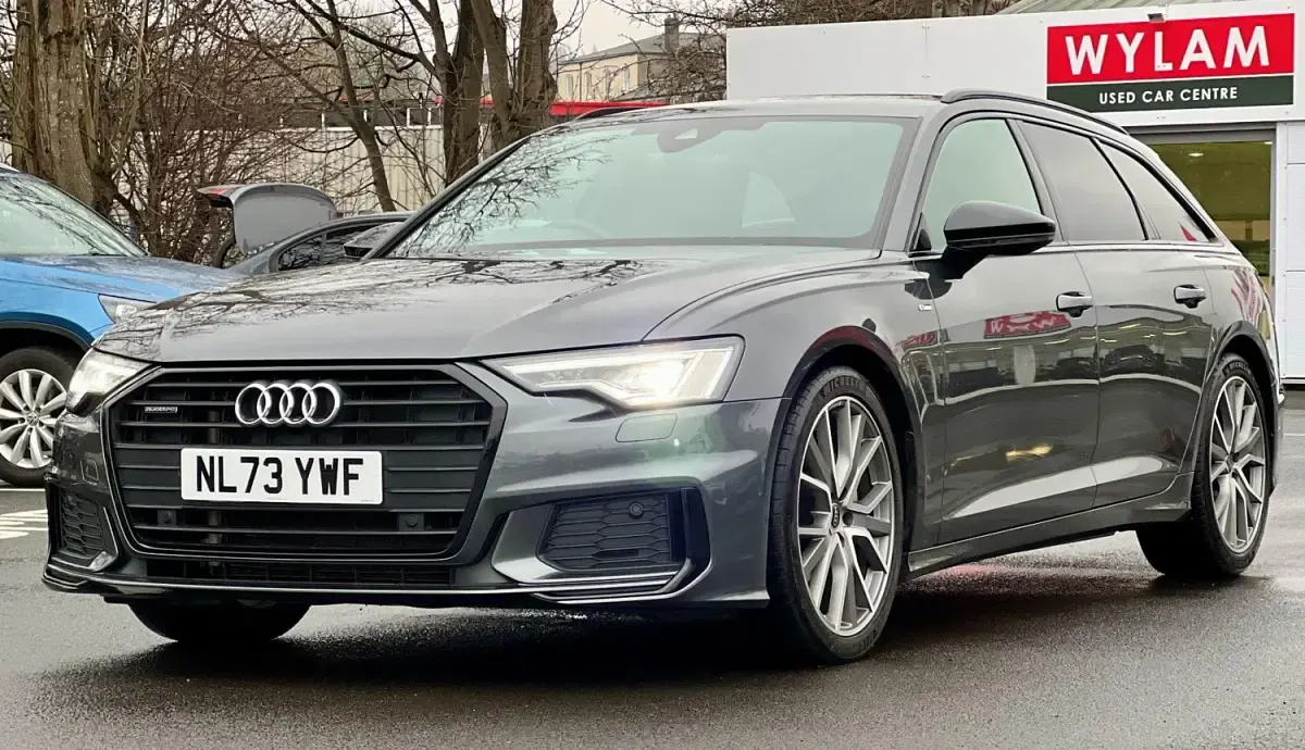 Begagnad Audi A6 Black Edition 204 HK (150 kW) 2023 Grå Kombi