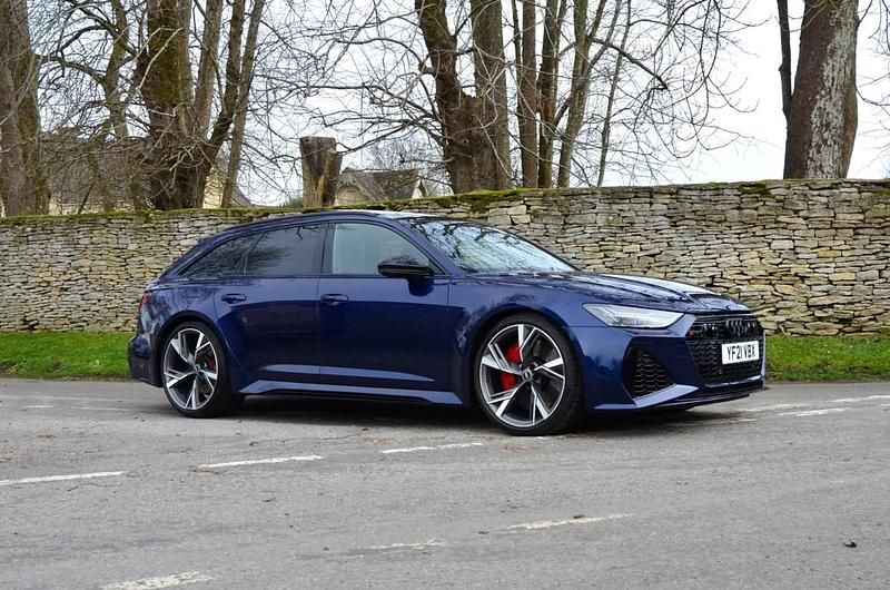 Begagnad Audi RS6 Comfort 2021 Blå Kombi