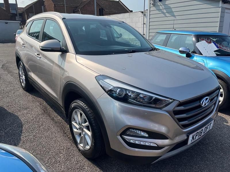 Beige Used 2018 Hyundai Tucson SE SUV | £8,990 (A bit pricey) - Image 1/4