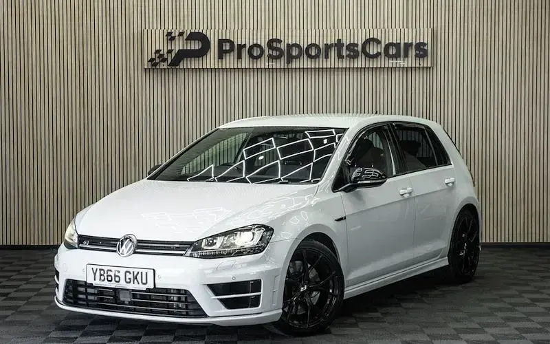 Used VW Golf VII R 300 HP (220 kW) 2016 Hatchback