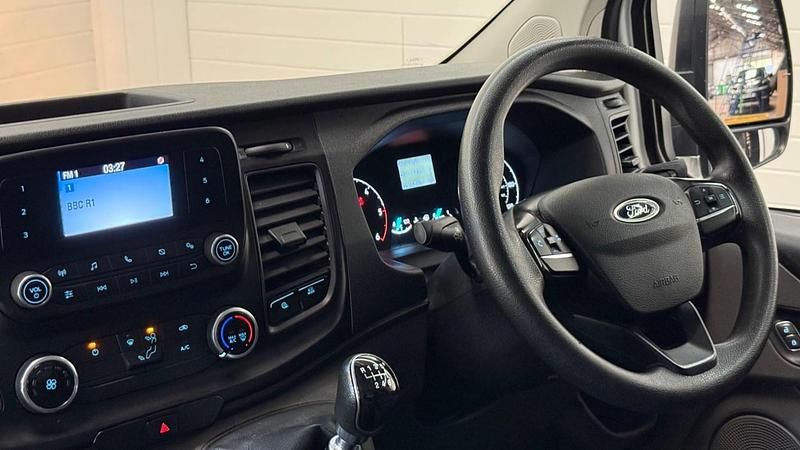 Used Ford Transit Custom S 105 HP (77 kW) 2020 White Van