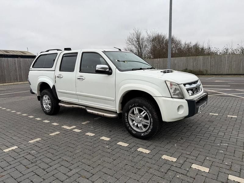 White Used 2012 Isuzu Rodeo SUV | £4,995 (Super price) - Image 1/4