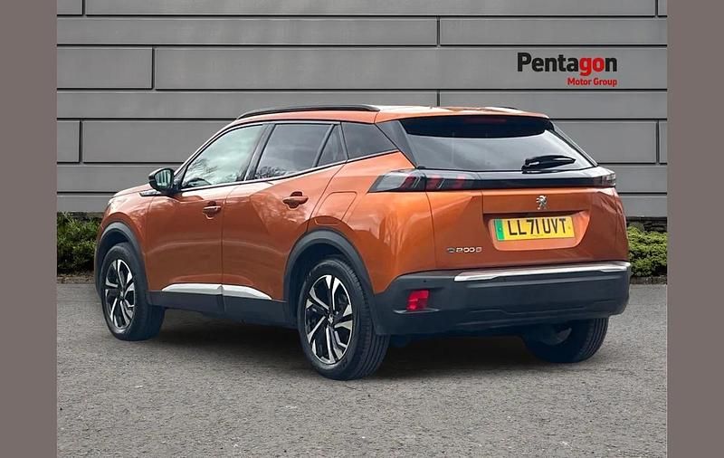 Used Peugeot e-2008 Allure Premium 100 kW (136 HP) 2022 Orange SUV