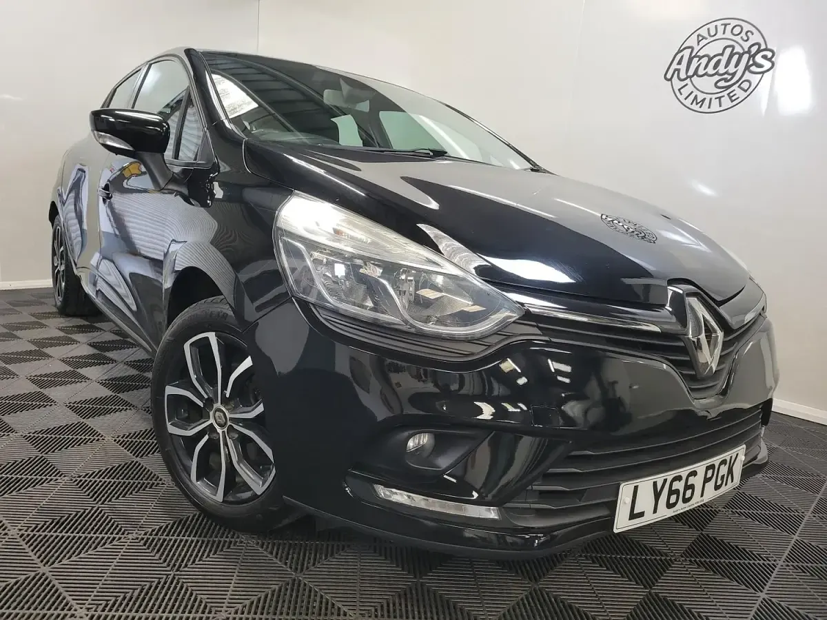 Used Renault Clio Dynamique 120 HP (88 kW) 2017 Black Hatchback