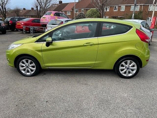 Used Ford Fiesta Zetec 2009 Green Hatchback