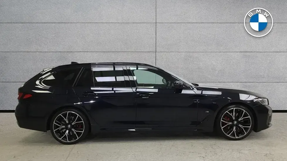 Used BMW 520 M Sport 187 HP (137 kW) 2024 Black Estate