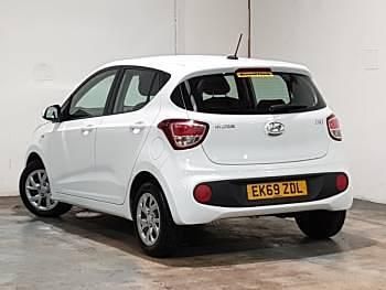 Used Hyundai i10 SE 66 HP (48 kW) 2019 White Hatchback