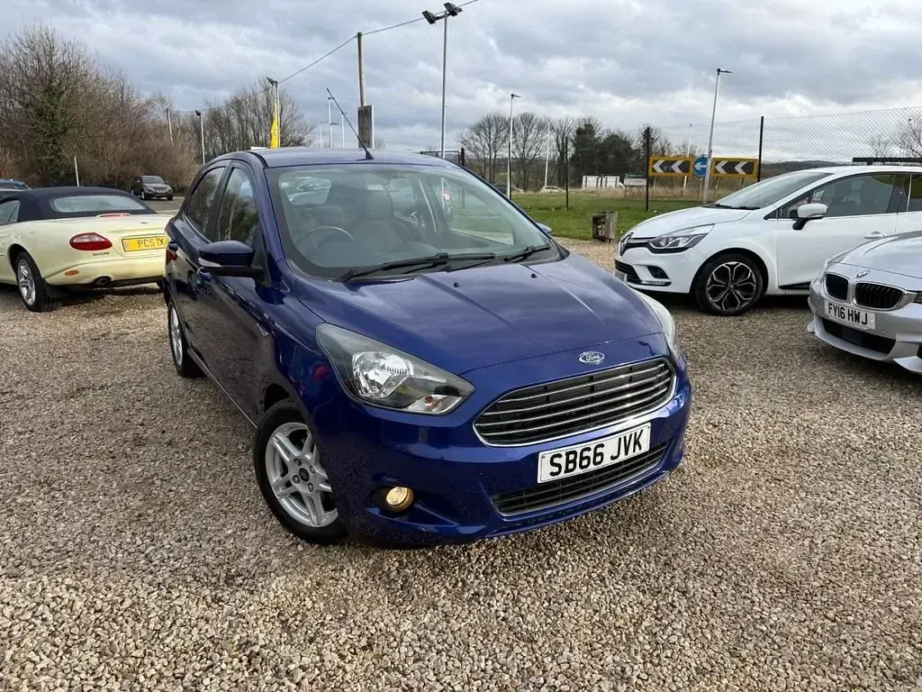 Second-hand Ford Ka Plus Zetec 70 CP (51 kW) 2016 Albastru Hatchback