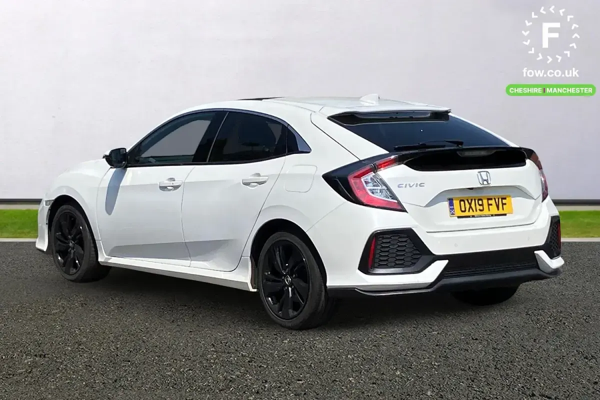 Used Honda Civic EX 120 HP (88 kW) 2019 White Hatchback