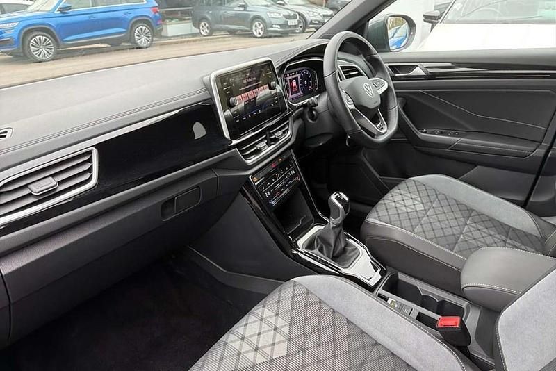 Used VW T-Roc R-line 150 HP (110 kW) 2025 Grey SUV