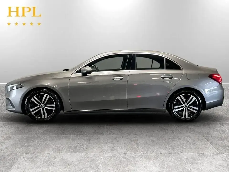 Gebraucht Mercedes A180 136 PS (100 kW) 2022 Grau Limousine