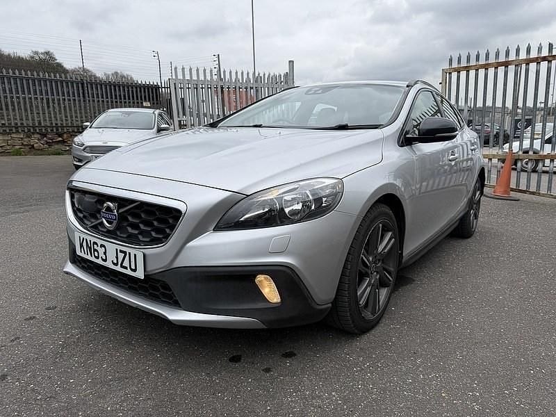 Begagnad Volvo V40 SE 113 HK (83 kW) 2013 Silver Halvkombi