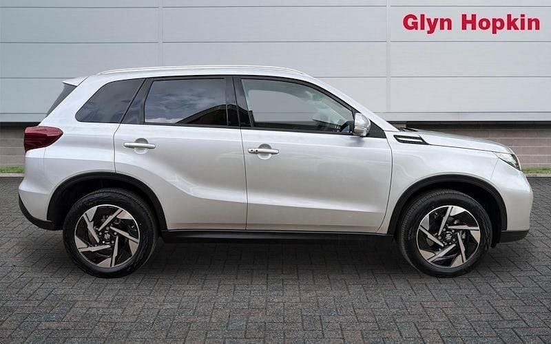 Used Suzuki Vitara 116 HP (85 kW) 2025 Silver SUV