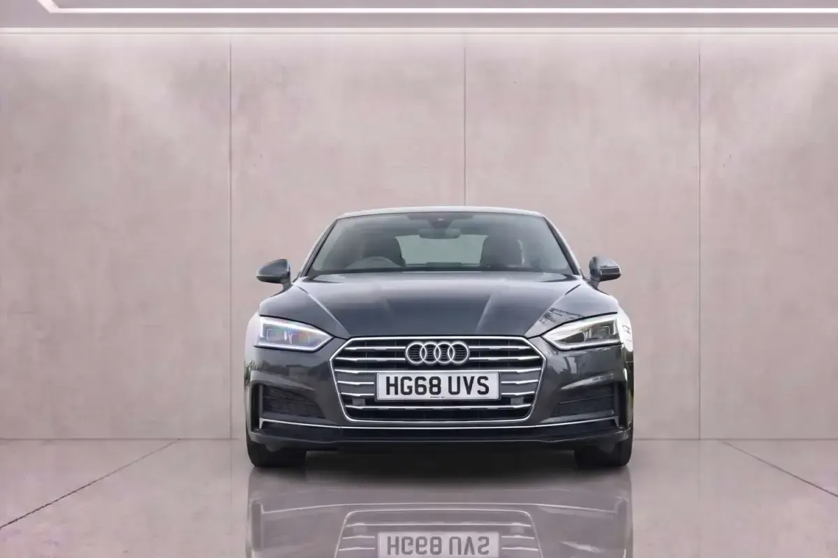 Usado Audi A5 S-Line 190 HP (139 kW) 2019 Cinzento Coupé