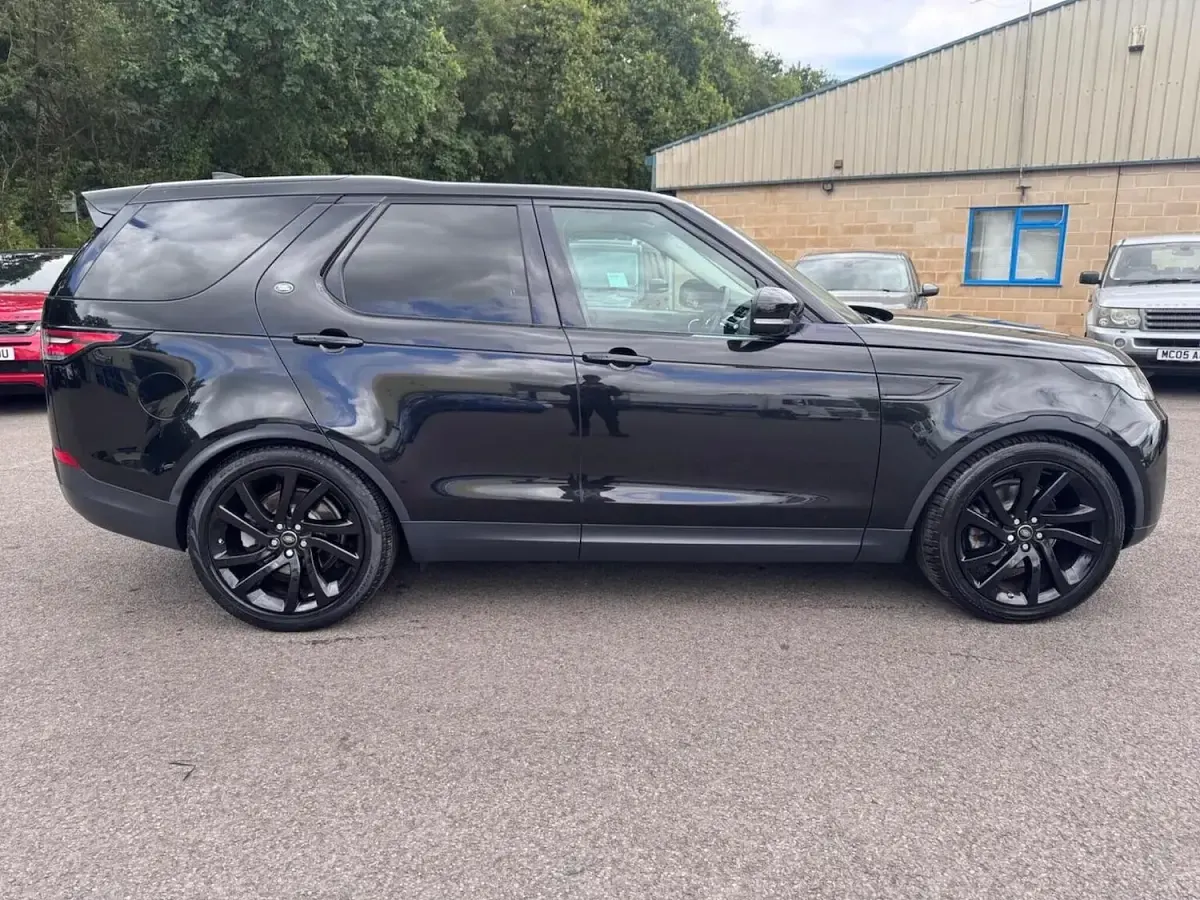 Used Land Rover Discovery HSE Luxury 258 HP (189 kW) 2017 Black SUV