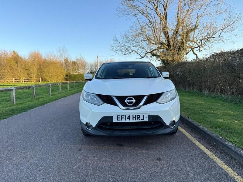 Used Nissan Qashqai Acenta Premium 115 HP (84 kW) 2014 White SUV