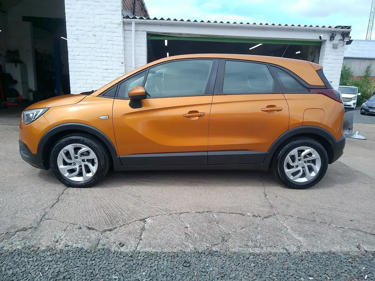 Used Vauxhall Crossland X 81 HP (59 kW) 2018 Orange SUV