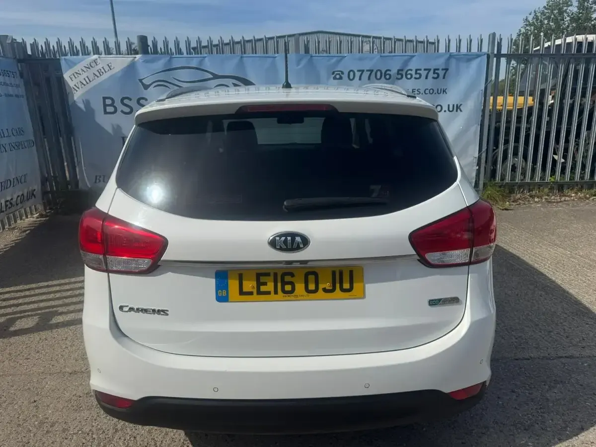 Used Kia Carens 139 HP (102 kW) 2016 White MPV
