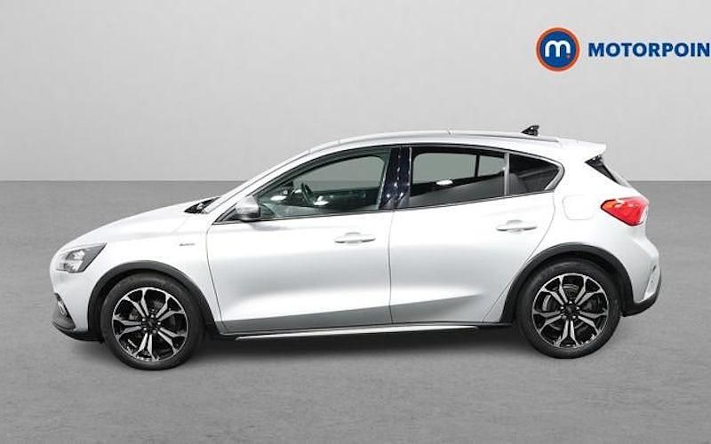 Begagnad Ford Focus Active 125 HK (91 kW) 2021 Silver Halvkombi