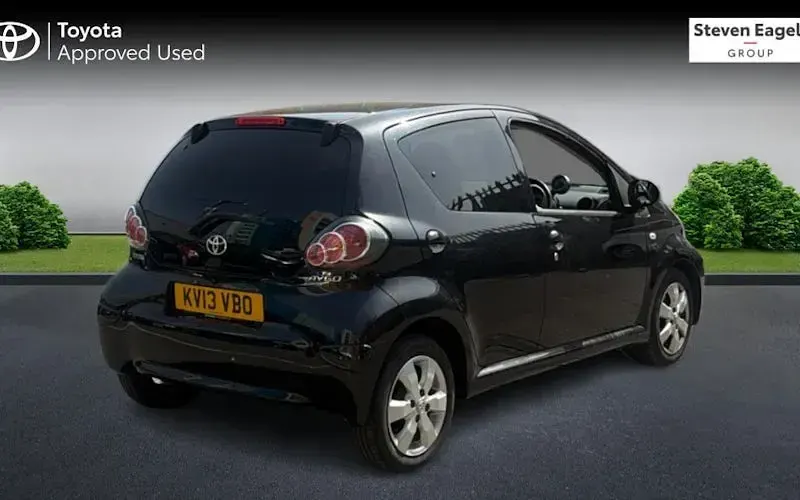 Begagnad Toyota Aygo Style 68 HK (50 kW) 2014 Halvkombi